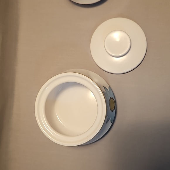 New Noritake Up-Sa Daisy 9001 Creamer & Sugar Bowl w/Lid - Picture 3 of 10